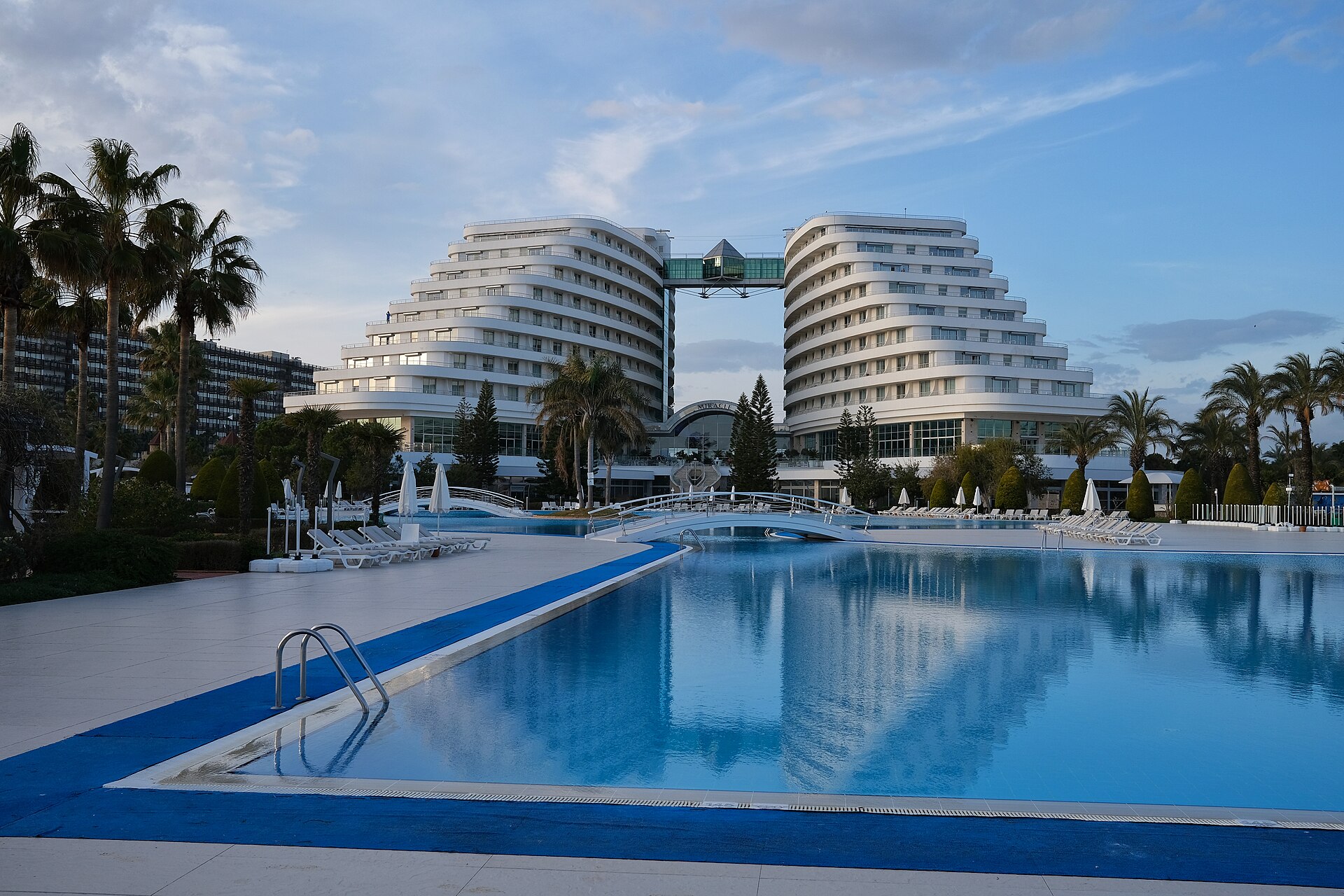 Antalya Havalimanı Kundu Transfer Hizmeti ile Resort Otellere Direkt Ulaşım