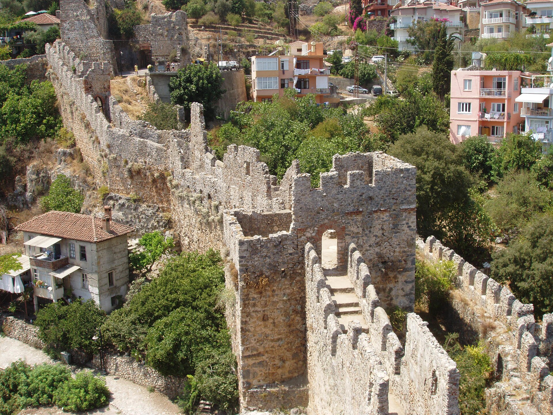 Konaklı ve Alanya’da Nerelere Gidilir? Deniz, Kale ve Şehir Tatili Rehberi